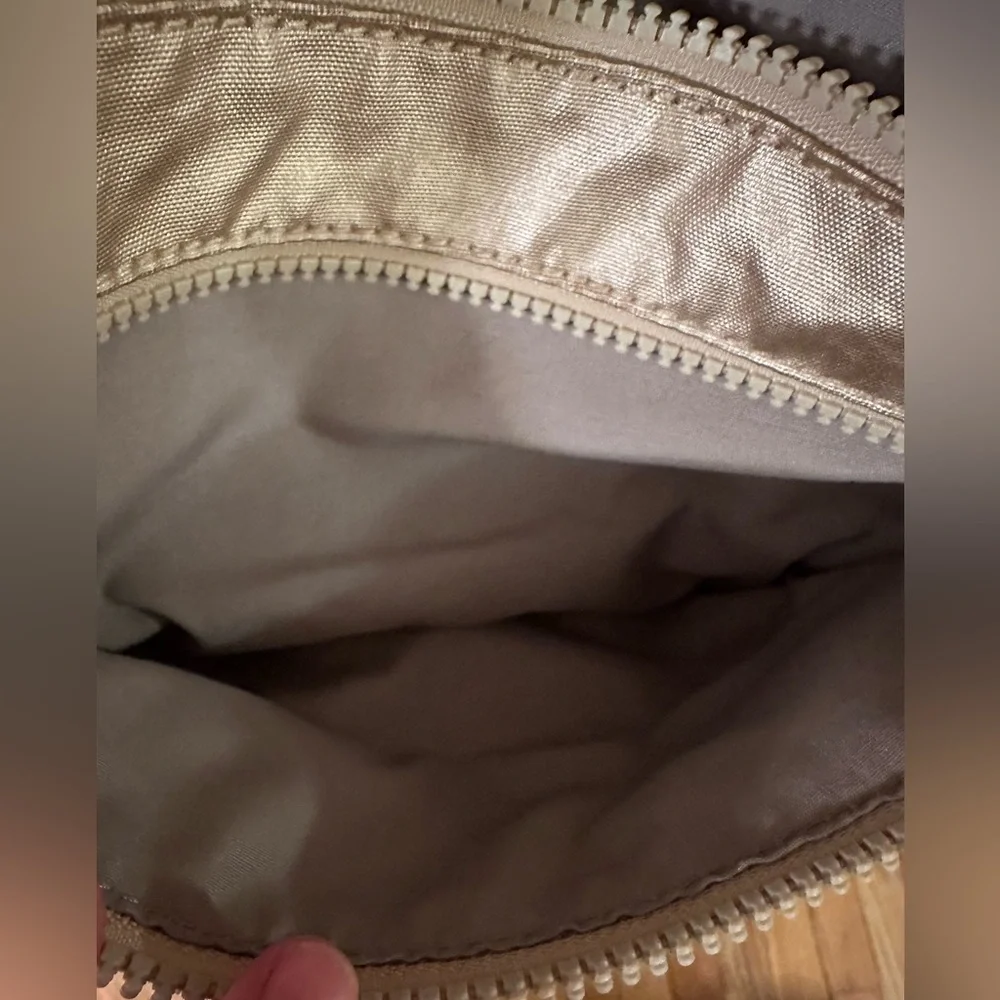 Kipling Set Alvar Metallic Glow Nylon Crossbody Gold & Large Creativity Wallet - Picture 7 of 14